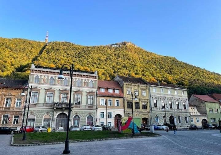 Piata Sfatului Pietonal Apartment Brasov Exterior photo